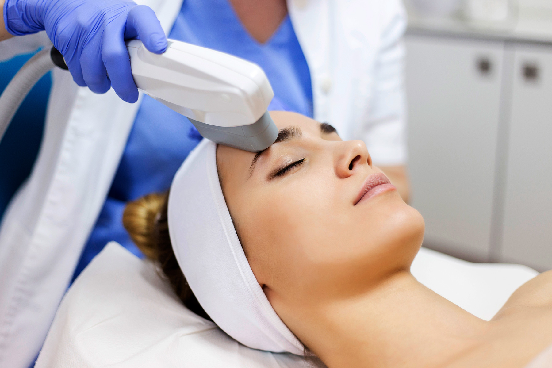 Laser and Intense Pulsed Light (IPL) Sources for Dermatology